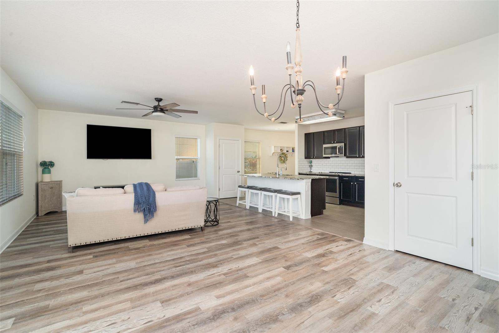 Image 5 of 35 For 335 Gris Sky Lane