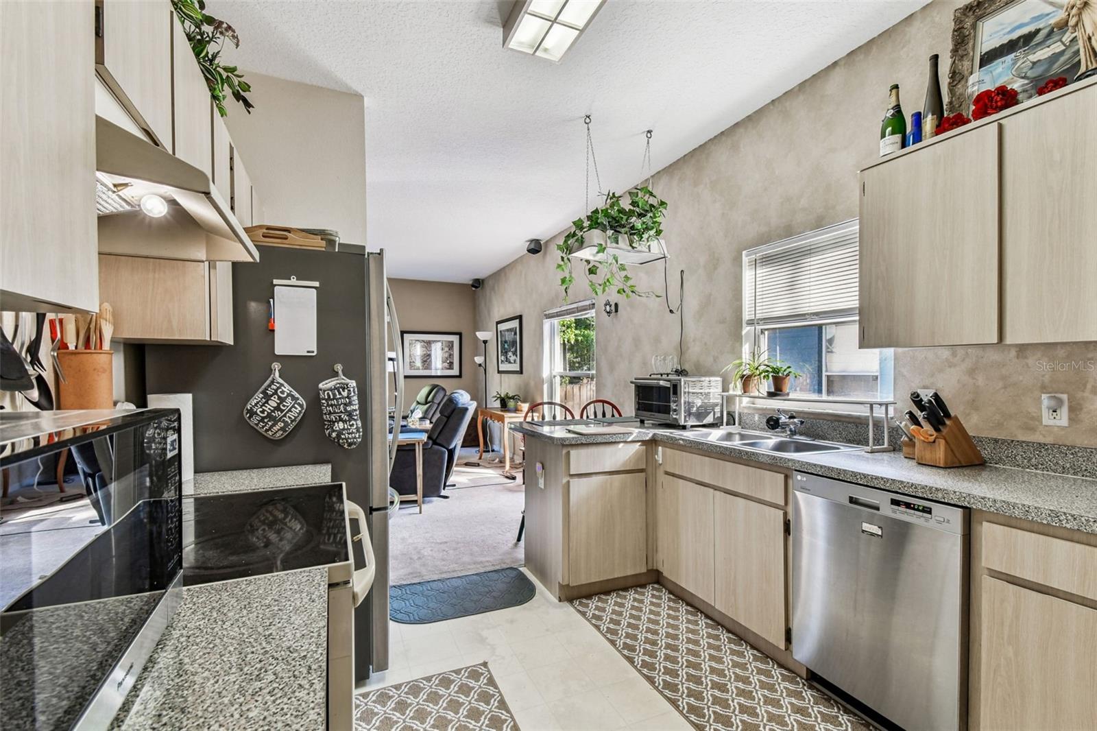 Image 8 of 29 For 8127 Packwood Avenue