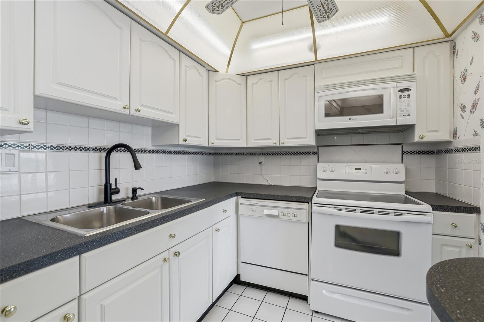 Image 13 of 32 For 420 64th Avenue 307