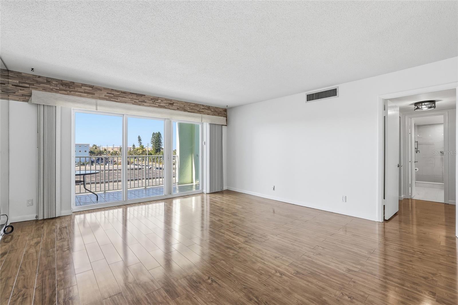 Image 14 of 32 For 420 64th Avenue 307