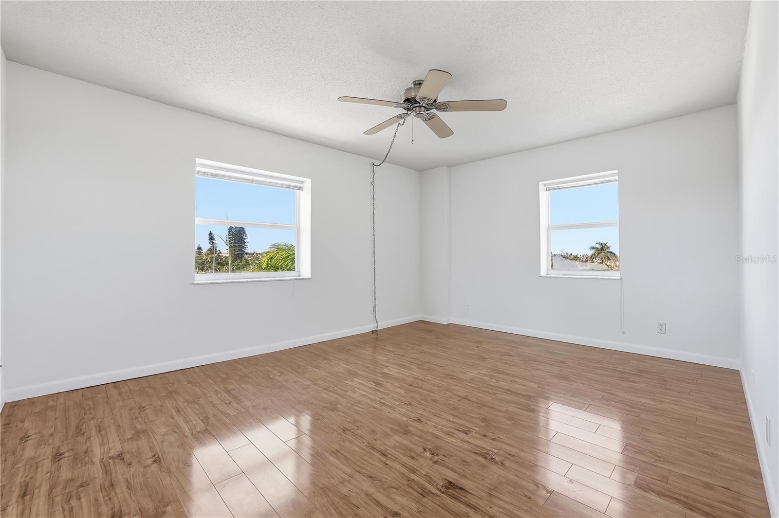 Image 5 of 32 For 420 64th Avenue 307