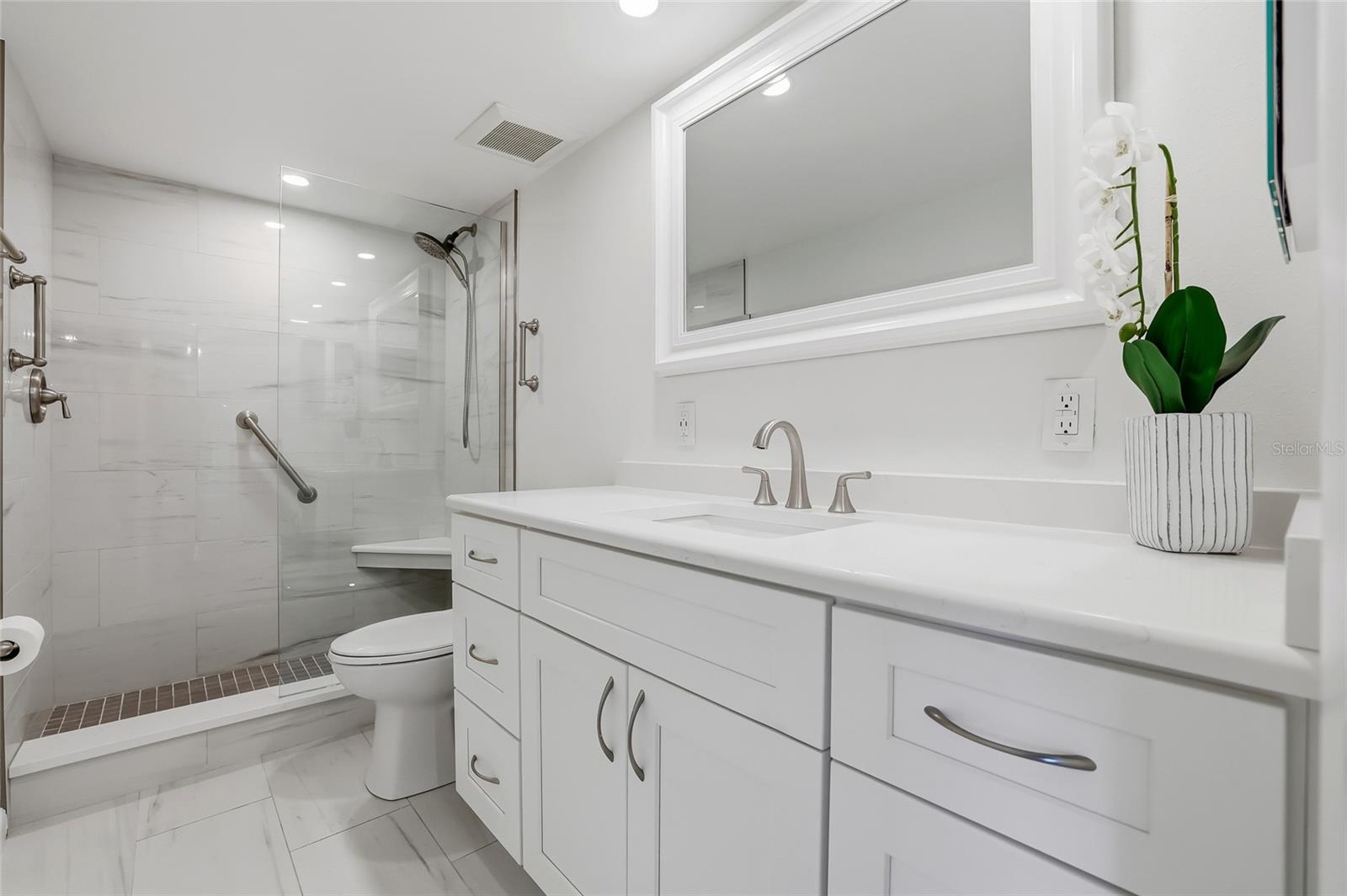 Image 6 of 32 For 420 64th Avenue 307