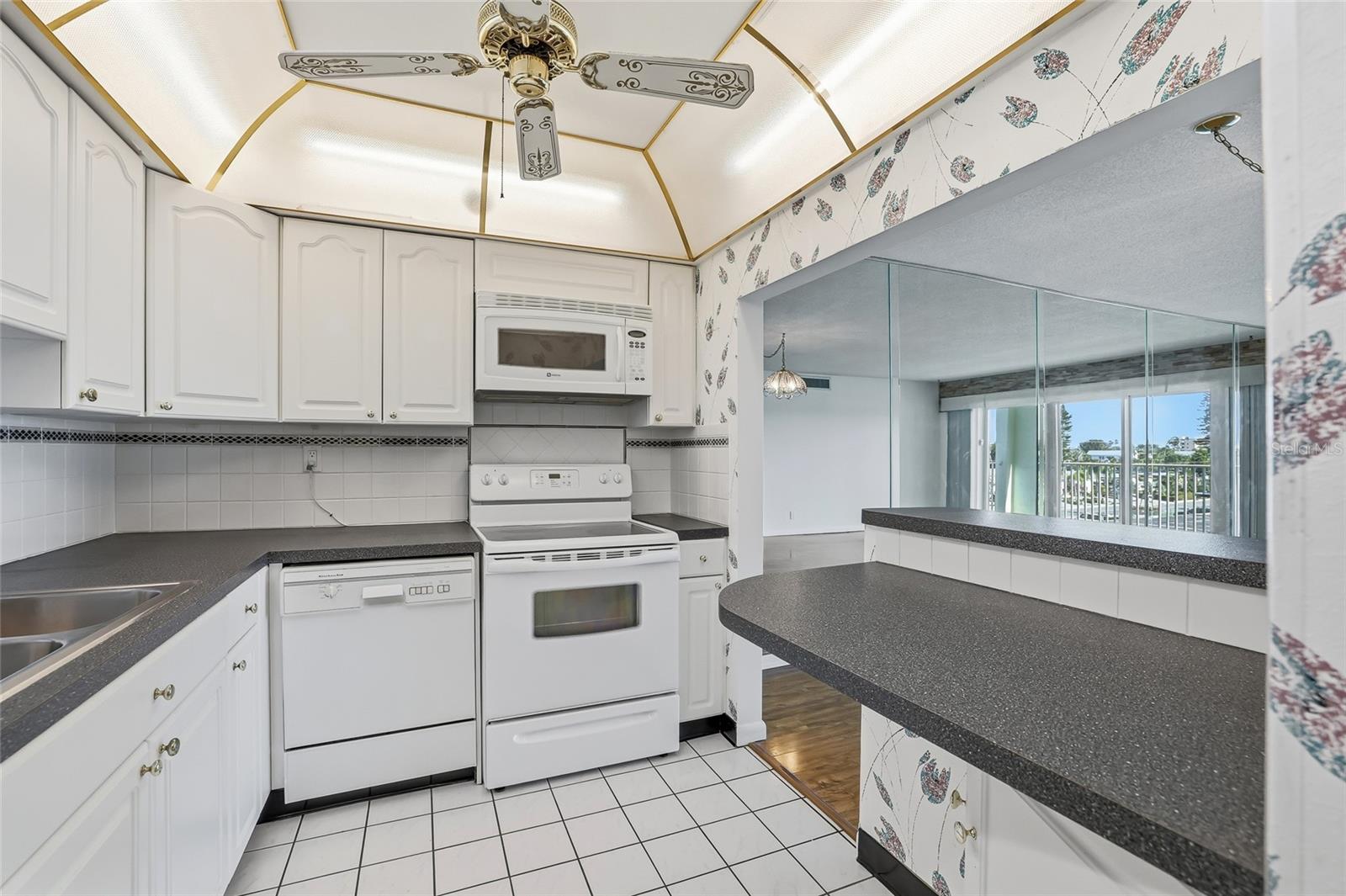 Image 7 of 32 For 420 64th Avenue 307