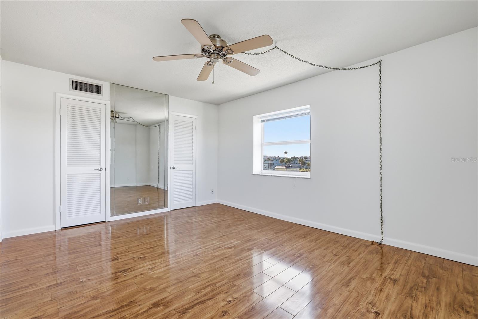 Image 9 of 32 For 420 64th Avenue 307