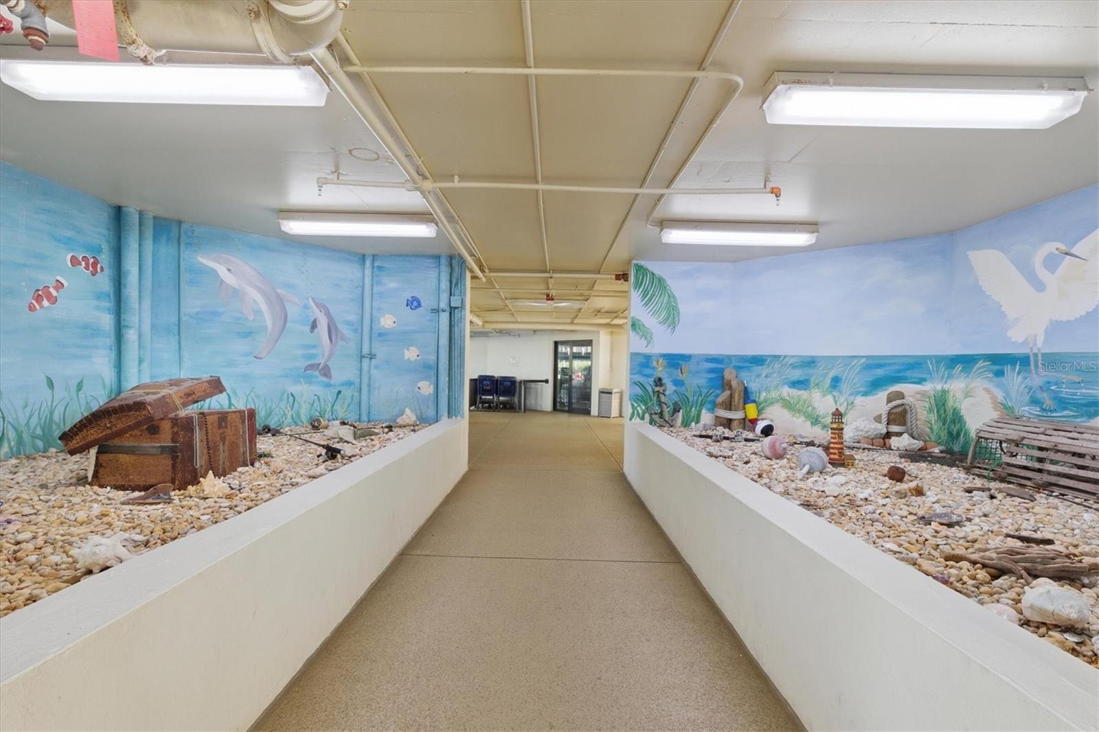 Image 29 of 49 For 690 Island Way 810