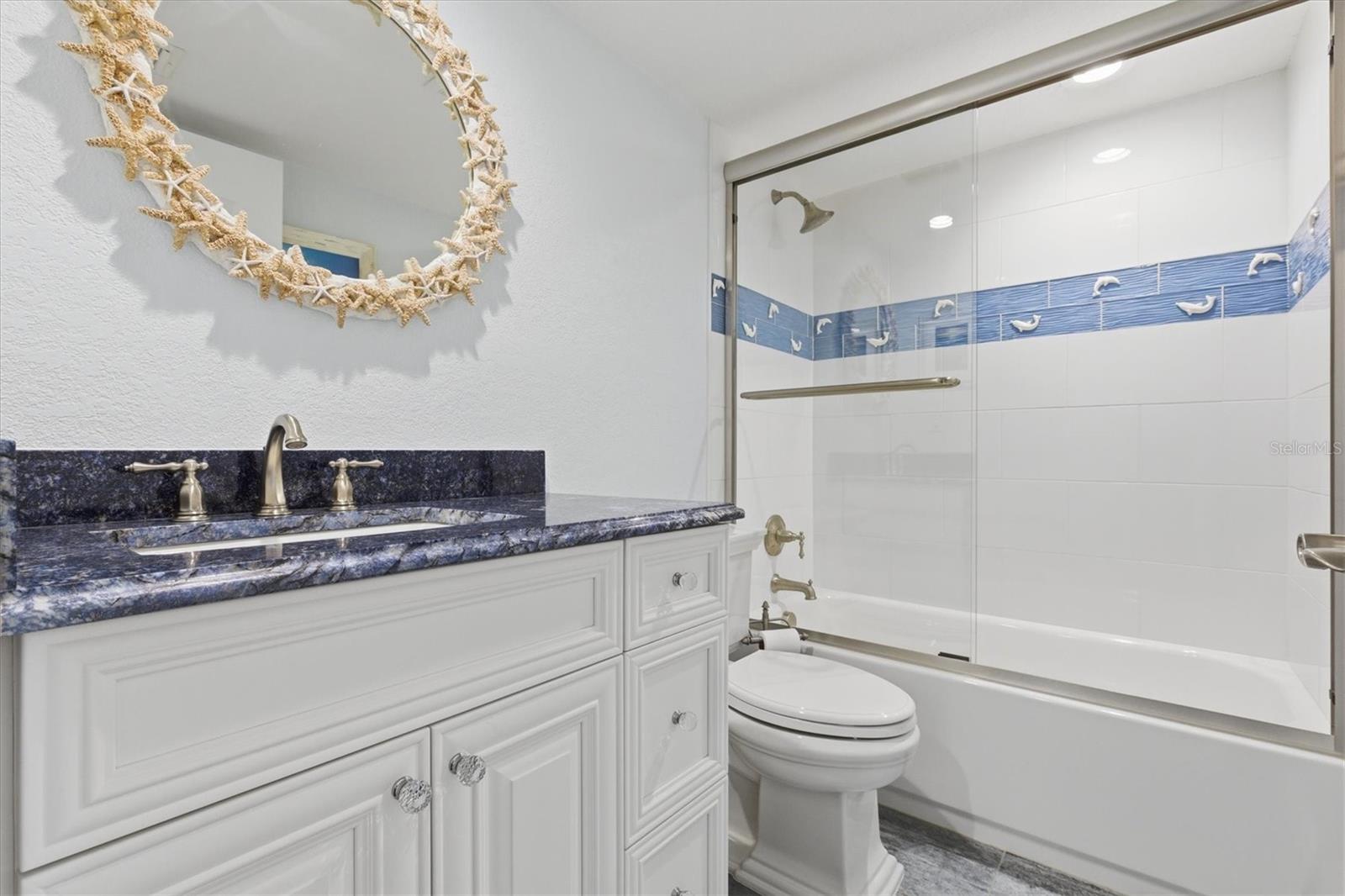 Image 38 of 49 For 690 Island Way 810