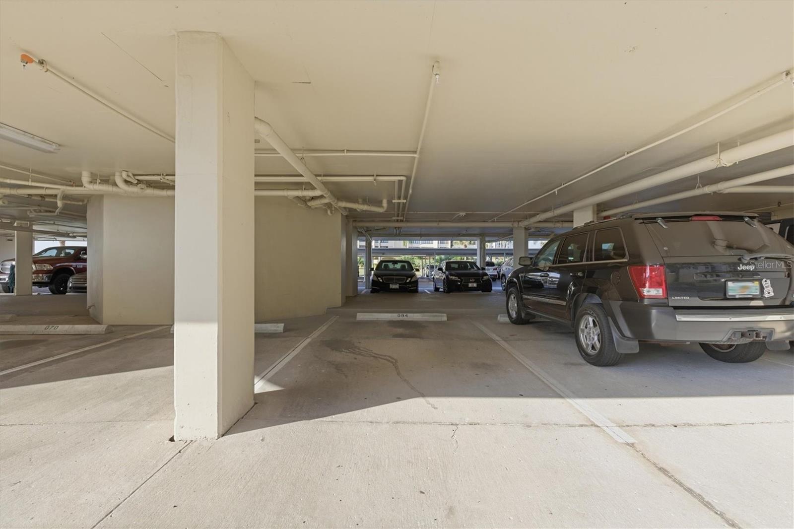 Image 39 of 49 For 690 Island Way 810