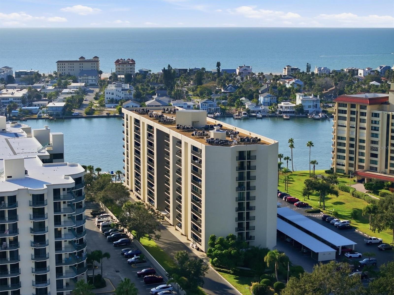 Image 48 of 49 For 690 Island Way 810