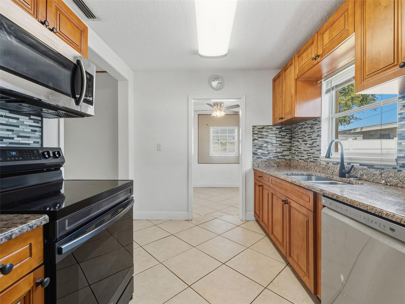 Image 11 of 25 For 9891 52nd Street N