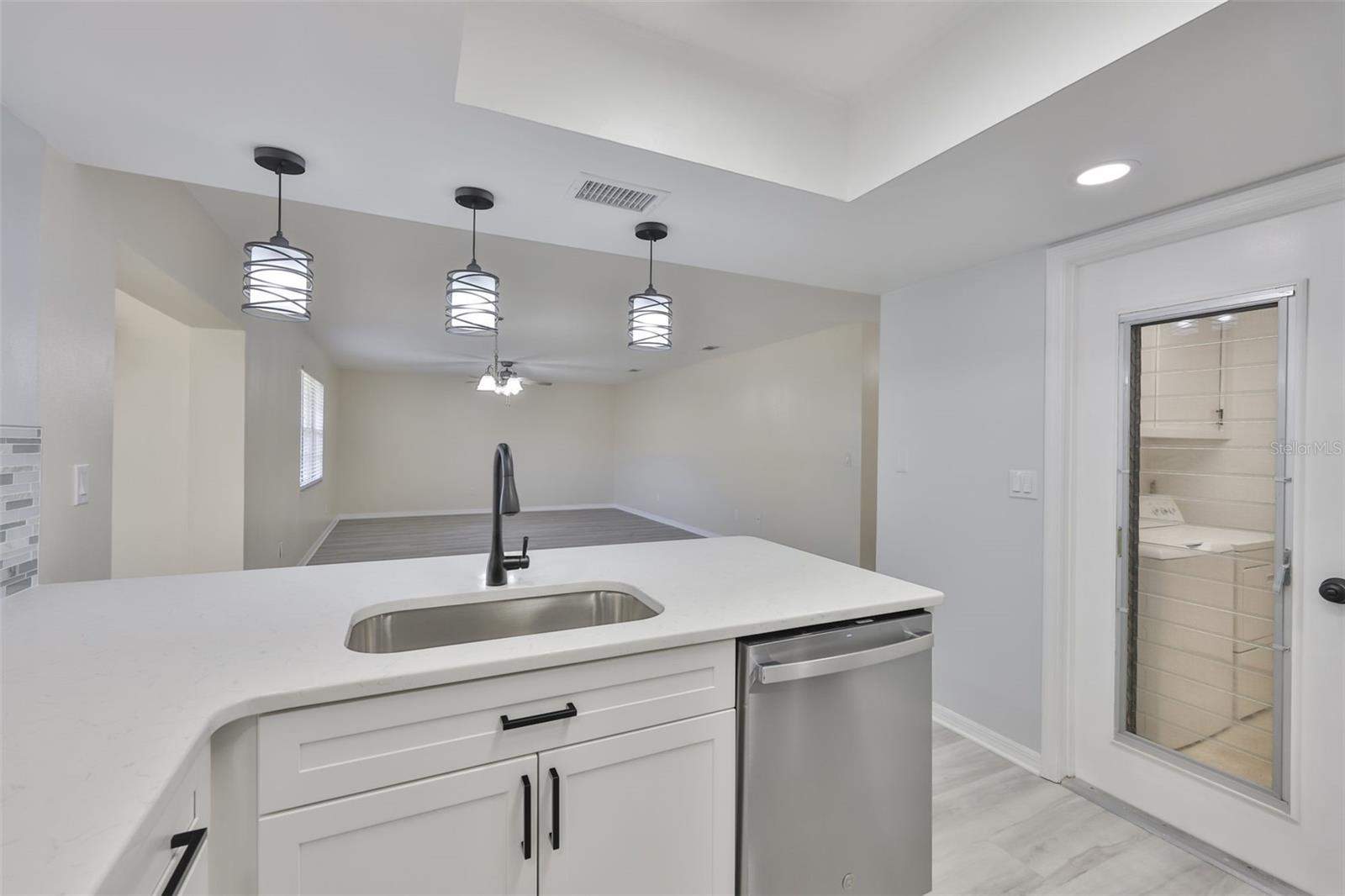 Image 19 of 98 For 1218 Haddington Circle 74