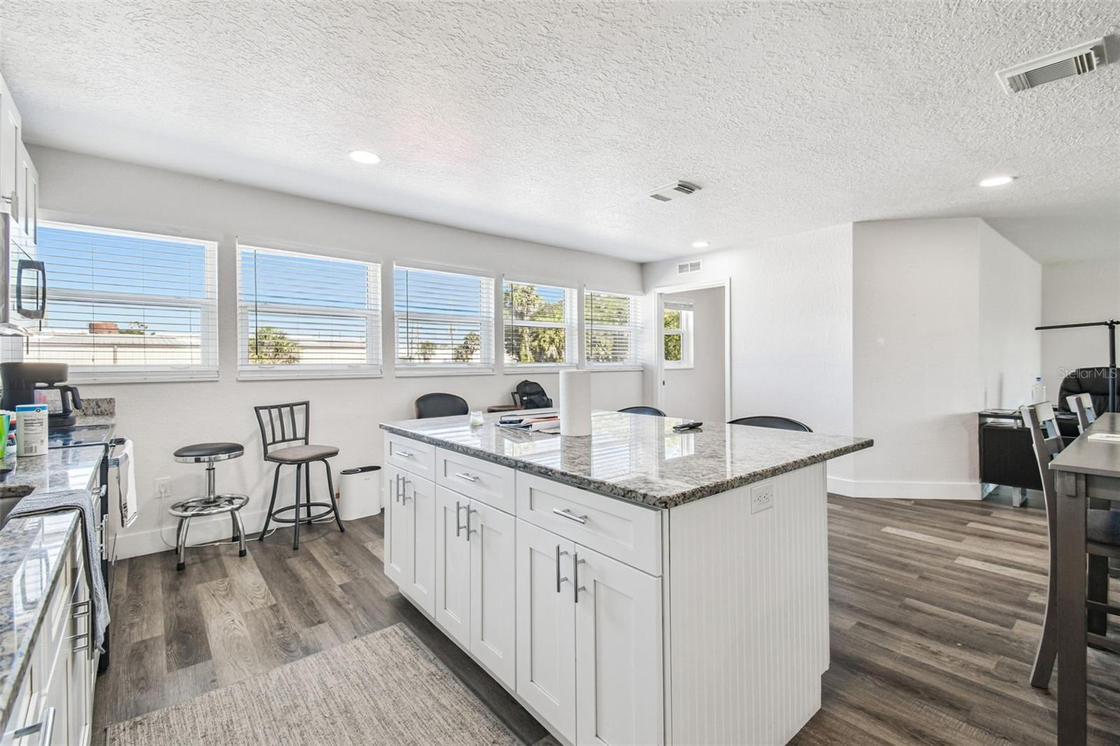 Image 15 of 43 For 6010 Wall Street