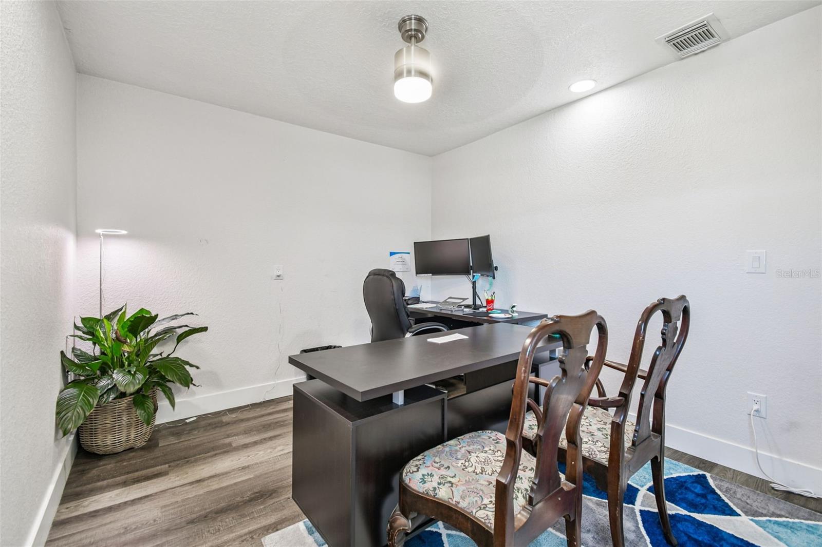 Image 19 of 43 For 6010 Wall Street