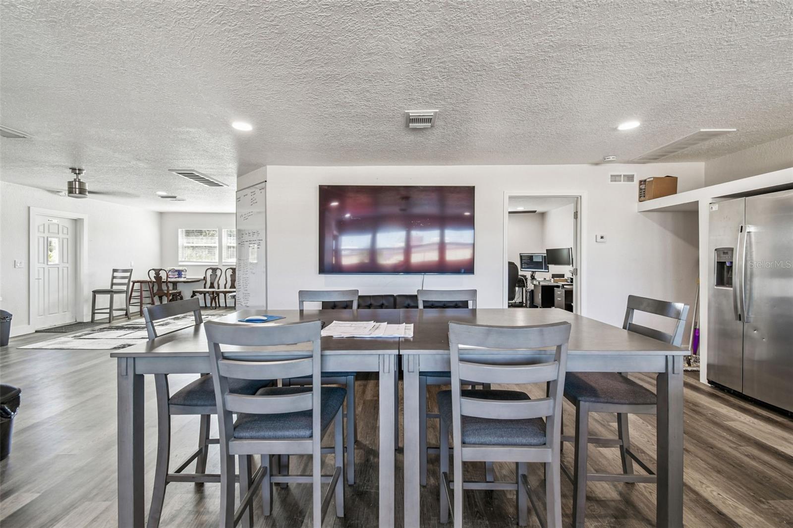 Image 21 of 43 For 6010 Wall Street