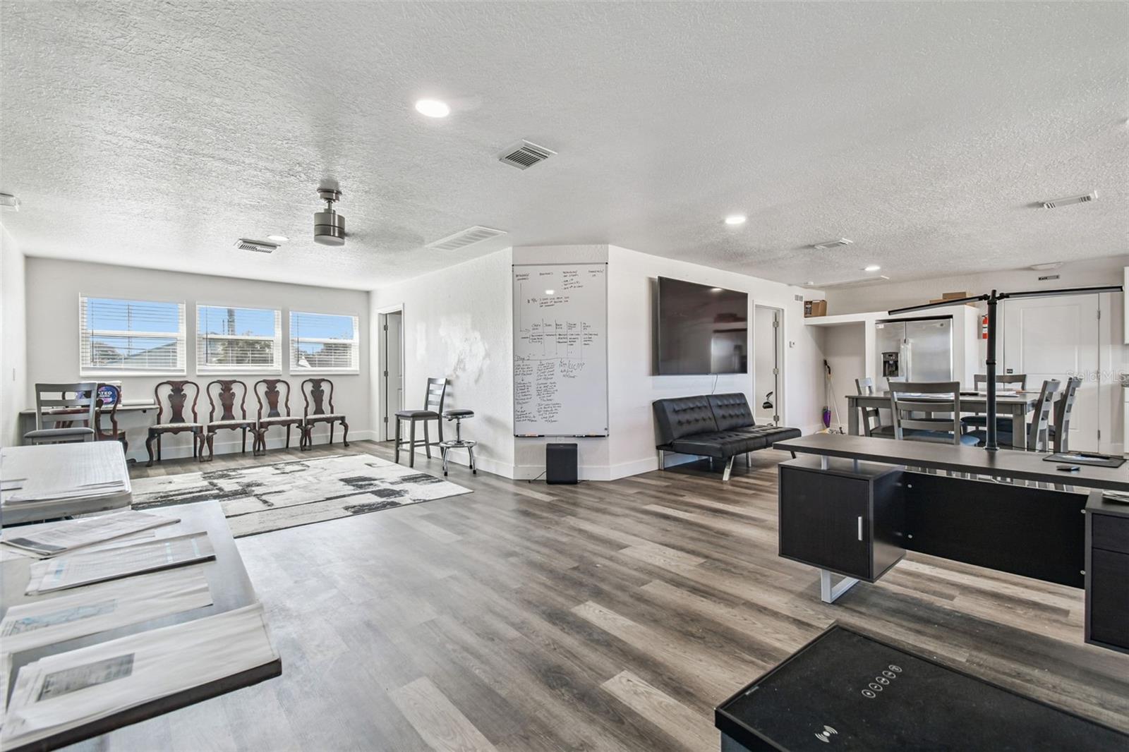 Image 24 of 43 For 6010 Wall Street