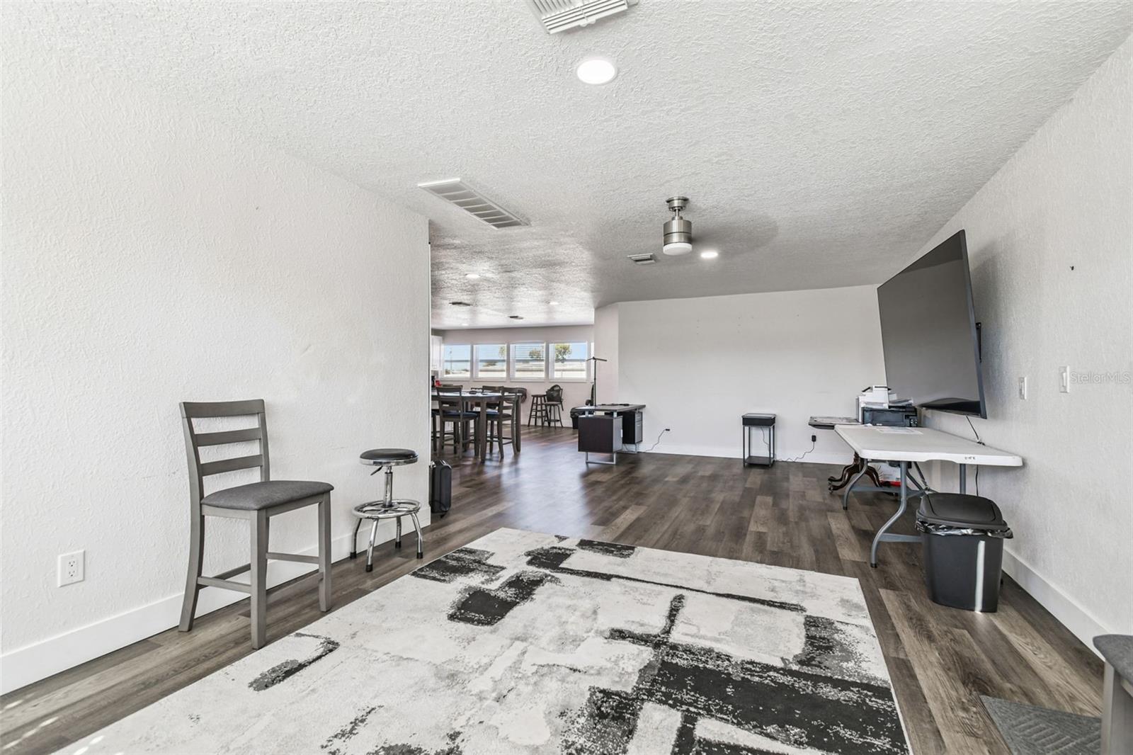 Image 25 of 43 For 6010 Wall Street