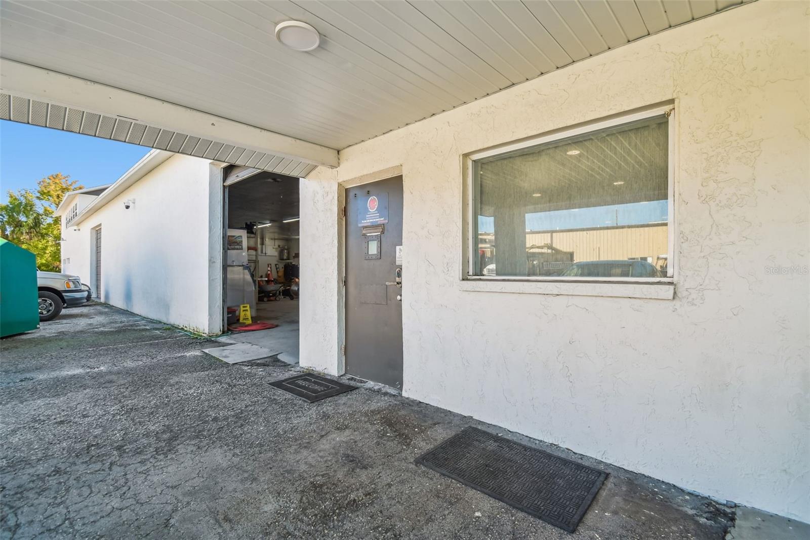 Image 27 of 43 For 6010 Wall Street