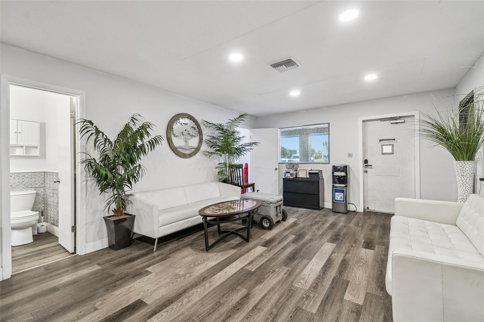 Image 34 of 43 For 6010 Wall Street