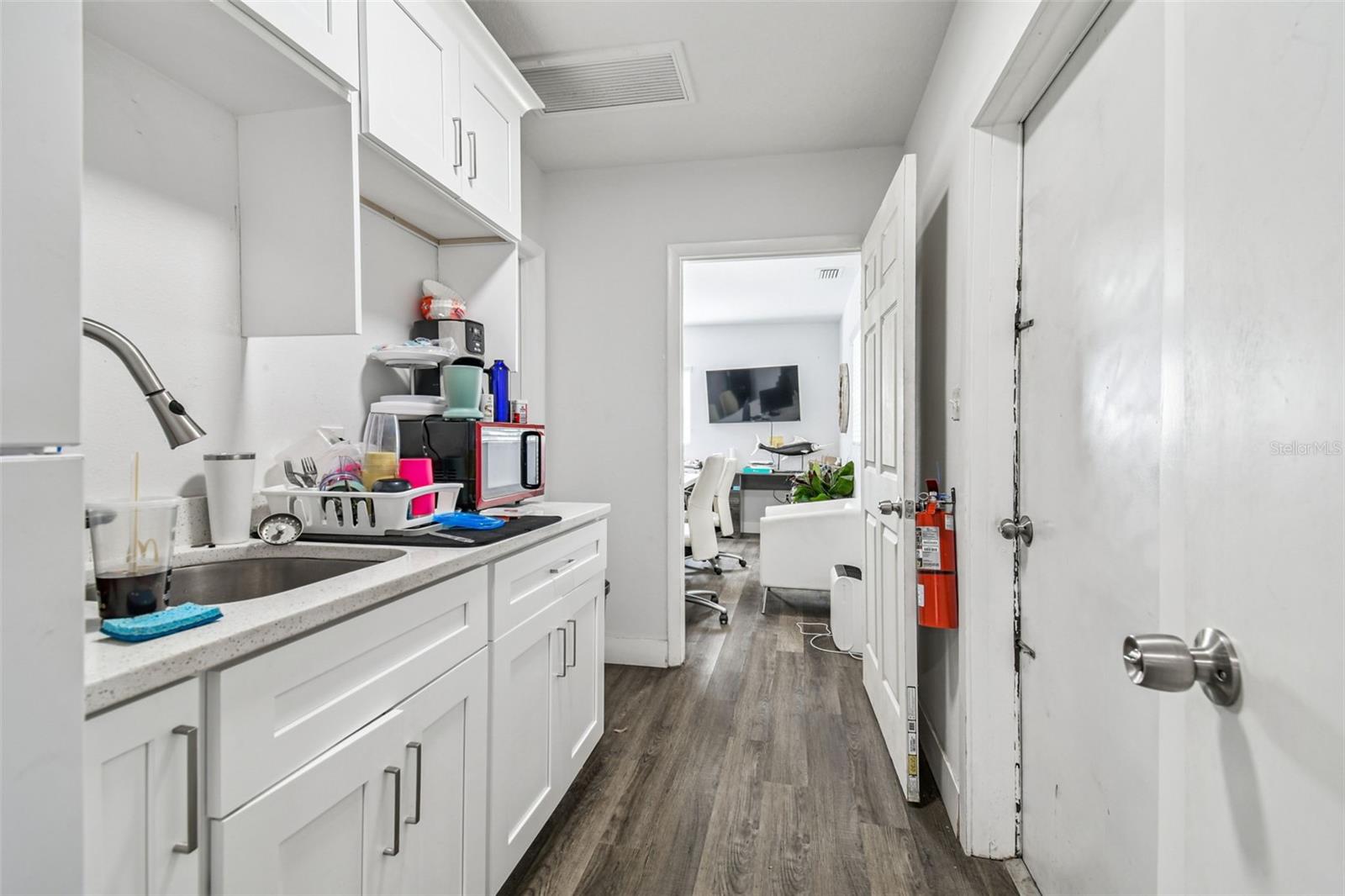 Image 36 of 43 For 6010 Wall Street