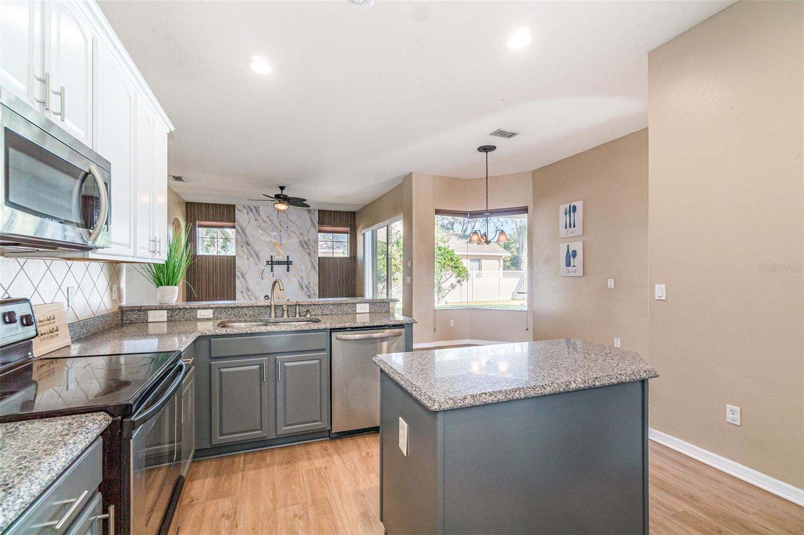 Image 9 of 44 For 6220 Hedgesparrows Lane