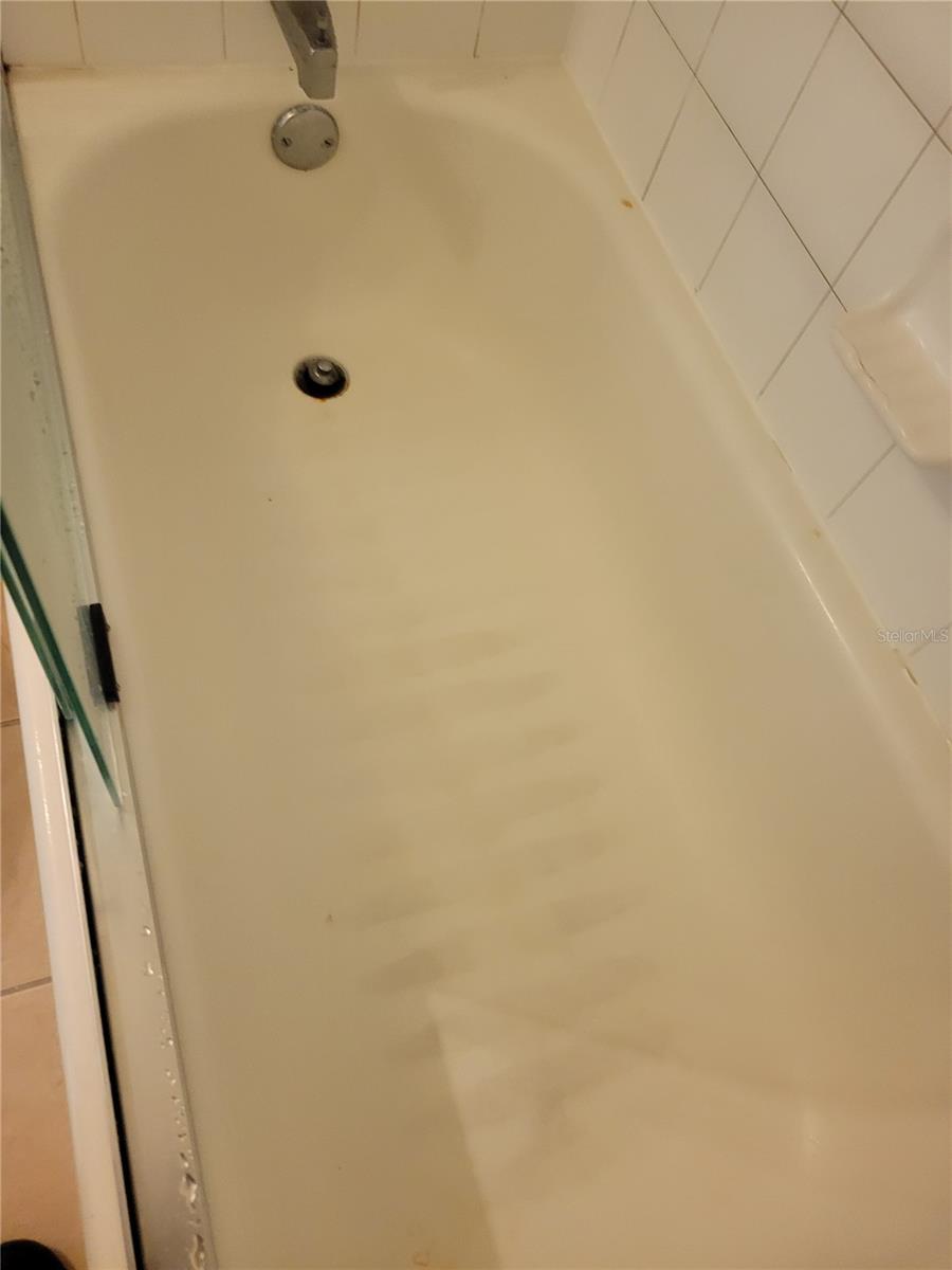 Image 18 of 30 For 335 Cape Harbour Loop 105