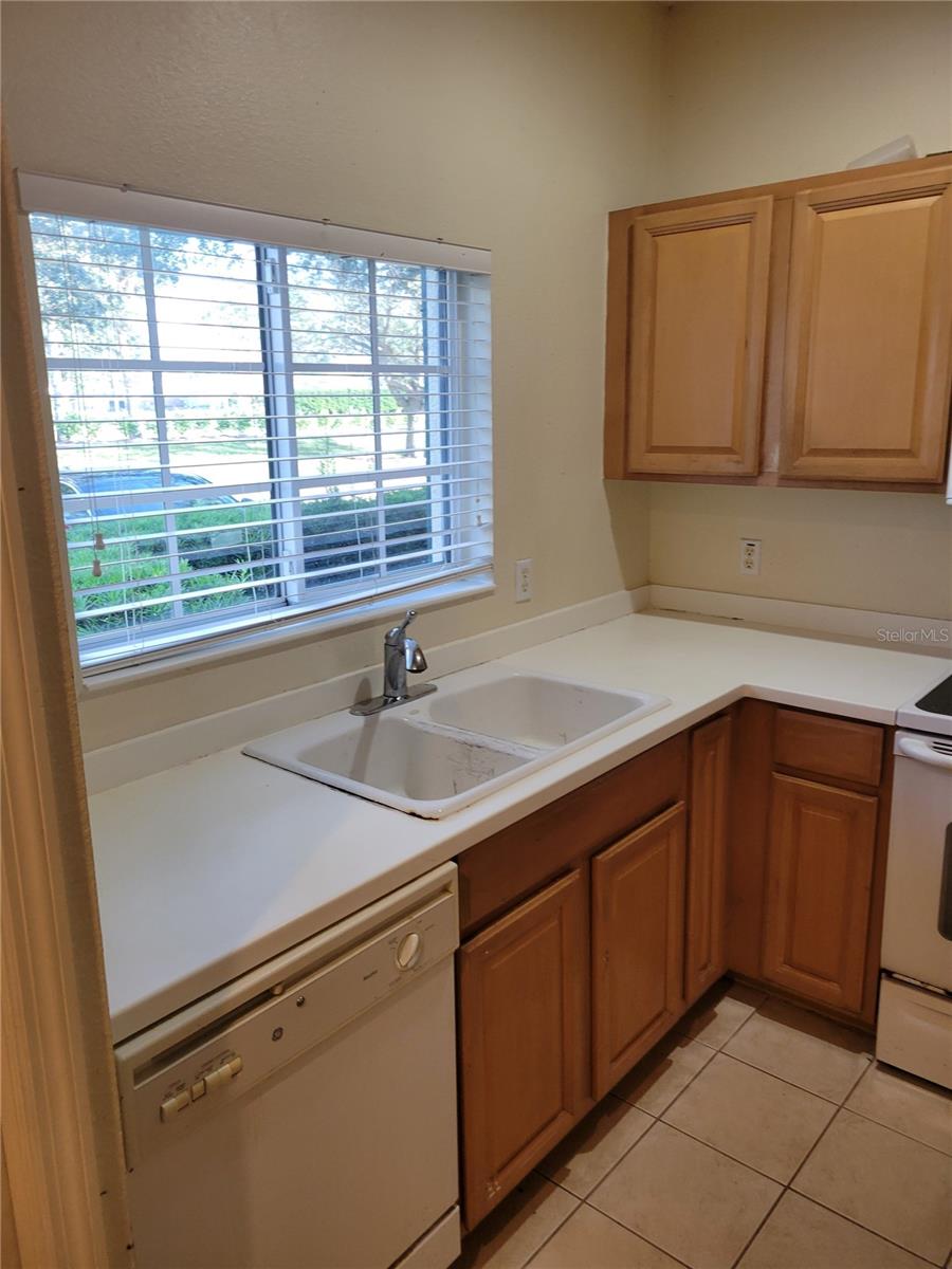 Image 5 of 30 For 335 Cape Harbour Loop 105