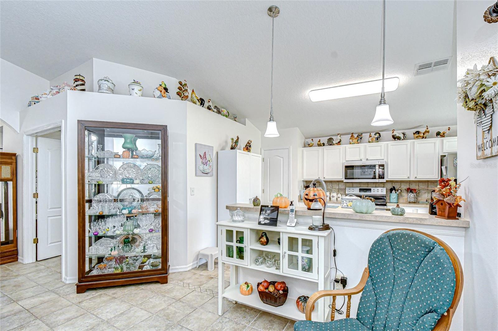 Image 11 of 38 For 10245 Buncombe Way