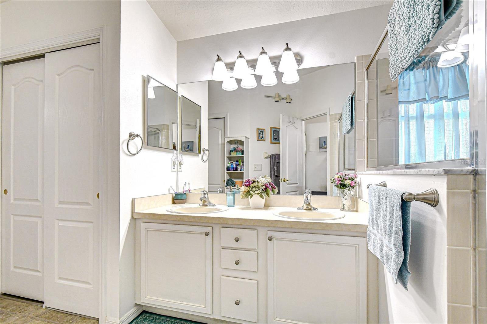 Image 15 of 38 For 10245 Buncombe Way