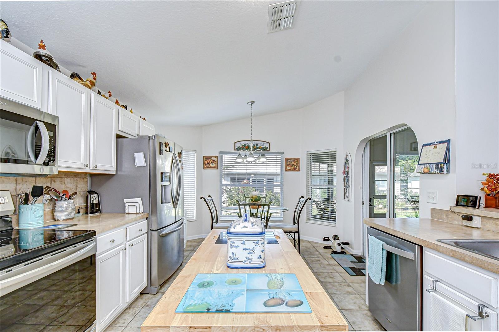 Image 9 of 38 For 10245 Buncombe Way