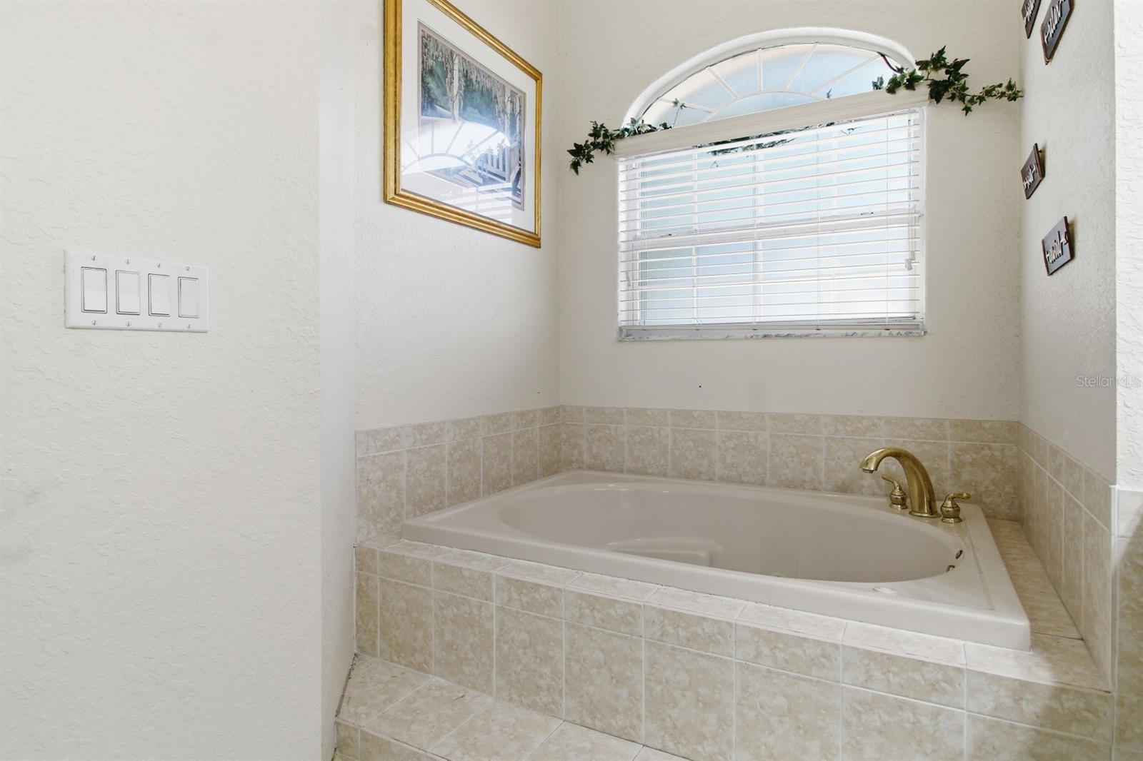 Image 29 of 43 For 1218 37th Street Nw