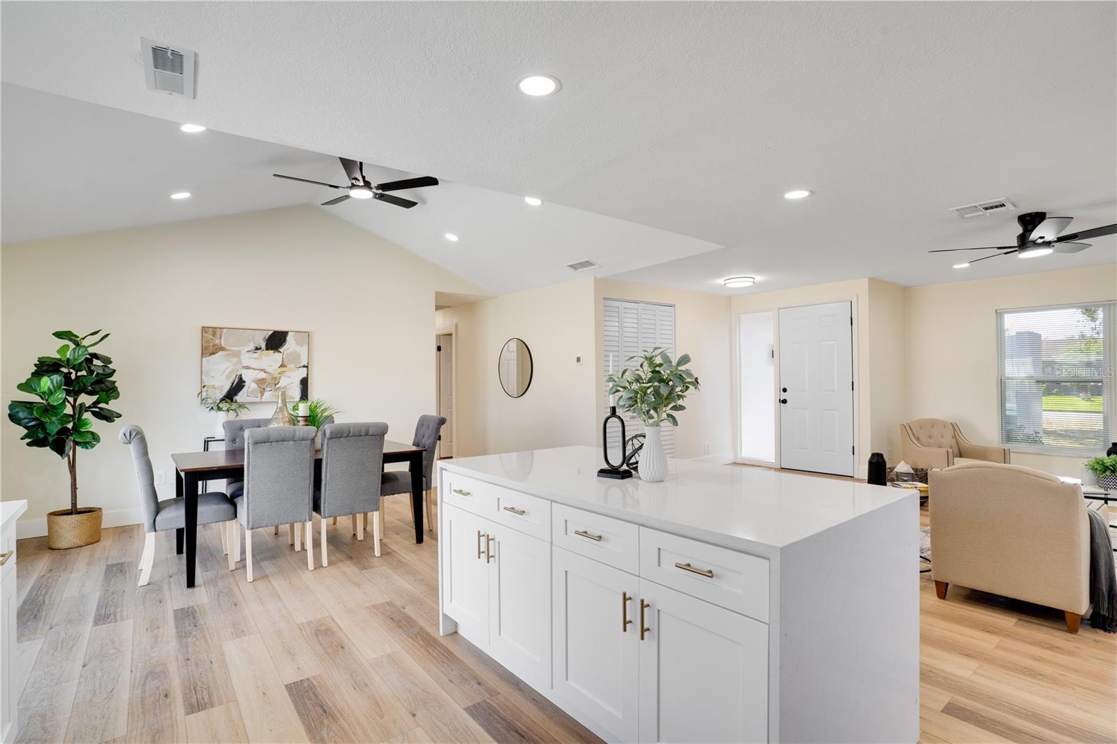 Image 14 of 44 For 13469 Sol Vista Drive