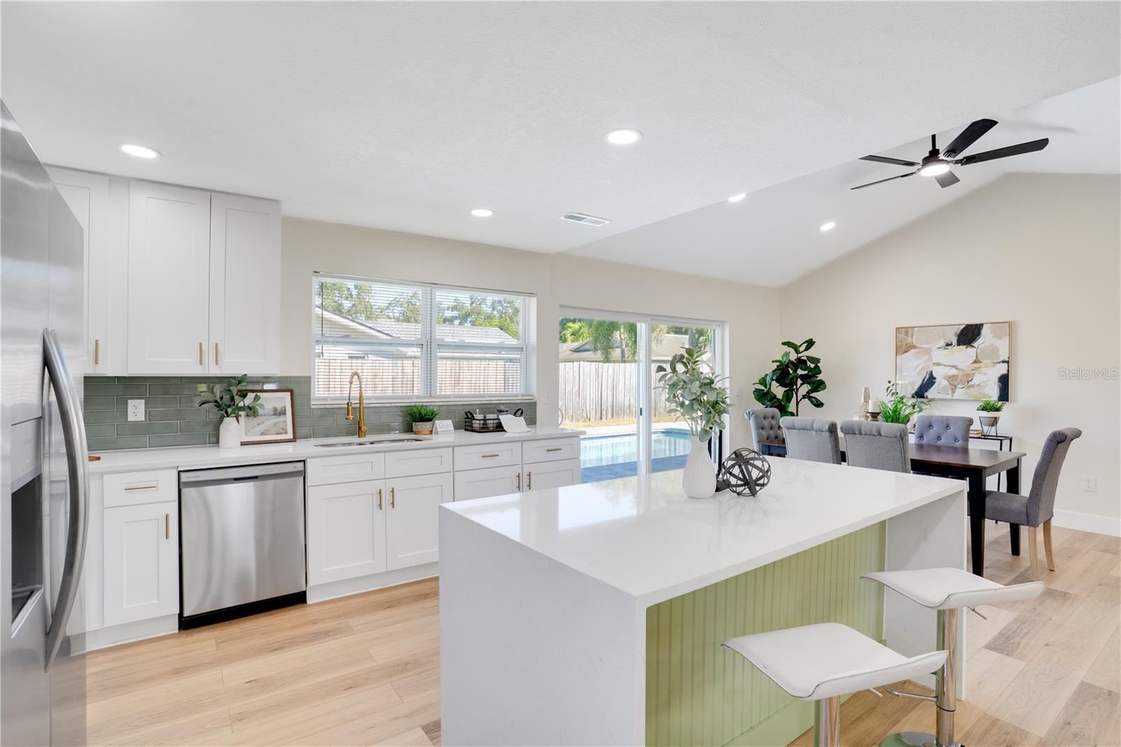 Image 15 of 44 For 13469 Sol Vista Drive