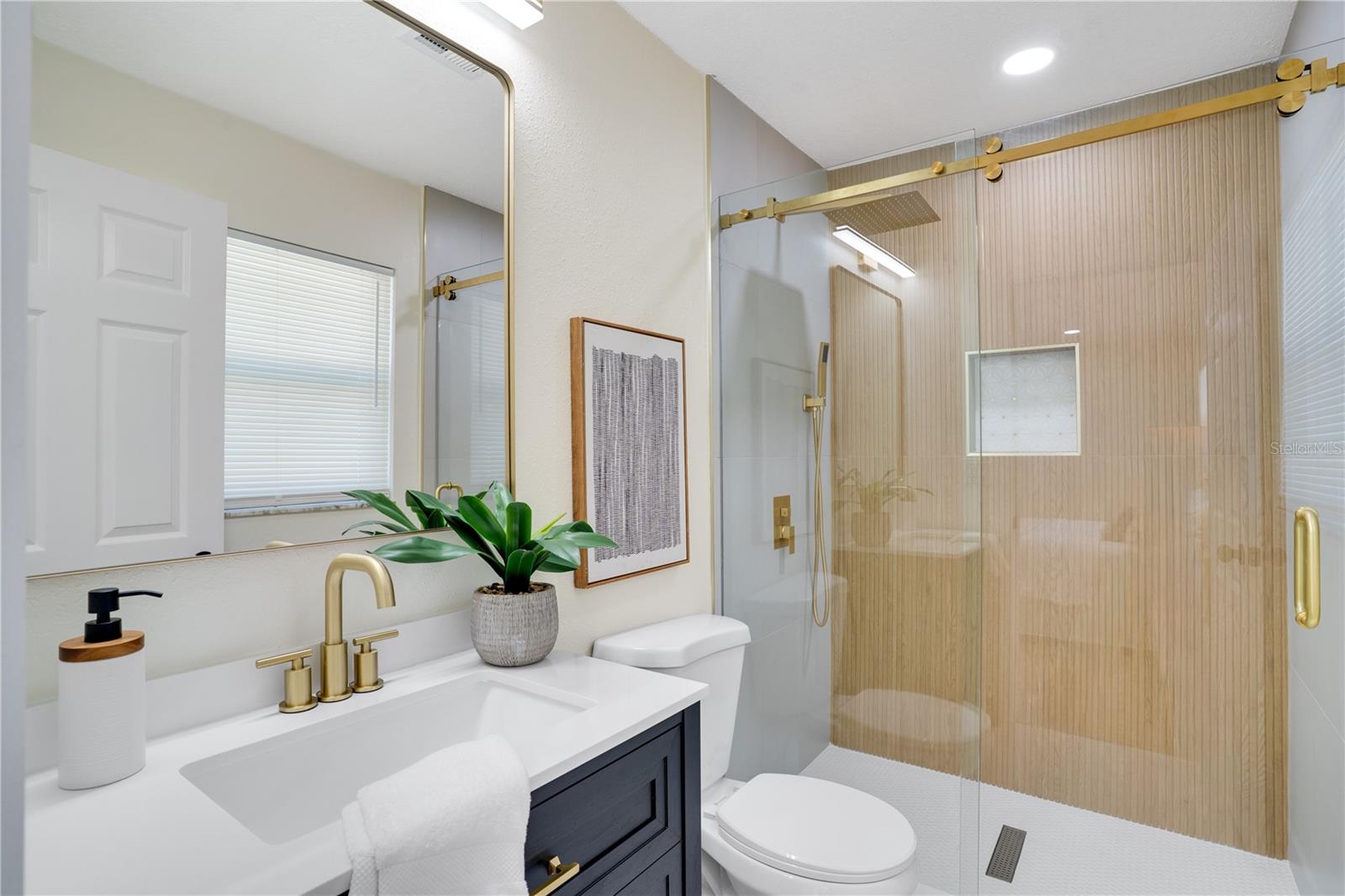 Image 22 of 44 For 13469 Sol Vista Drive