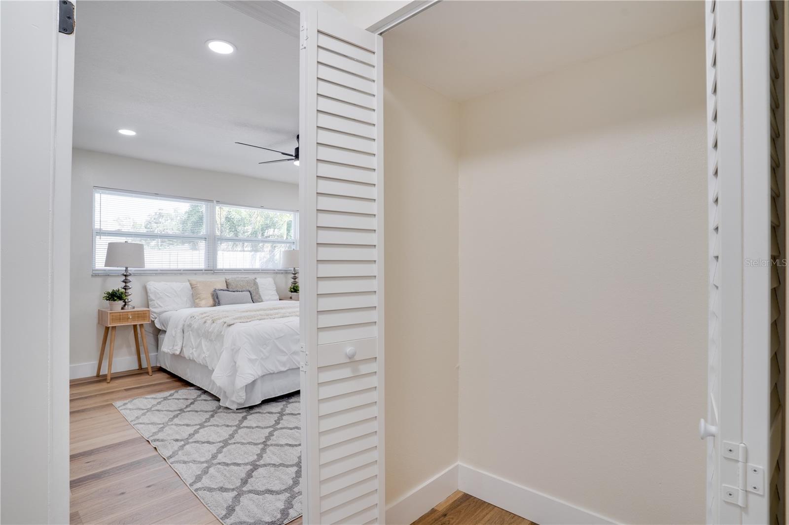 Image 32 of 44 For 13469 Sol Vista Drive