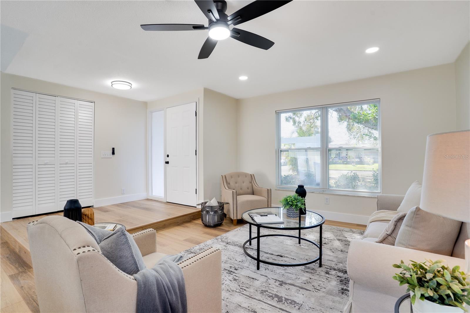 Image 8 of 44 For 13469 Sol Vista Drive