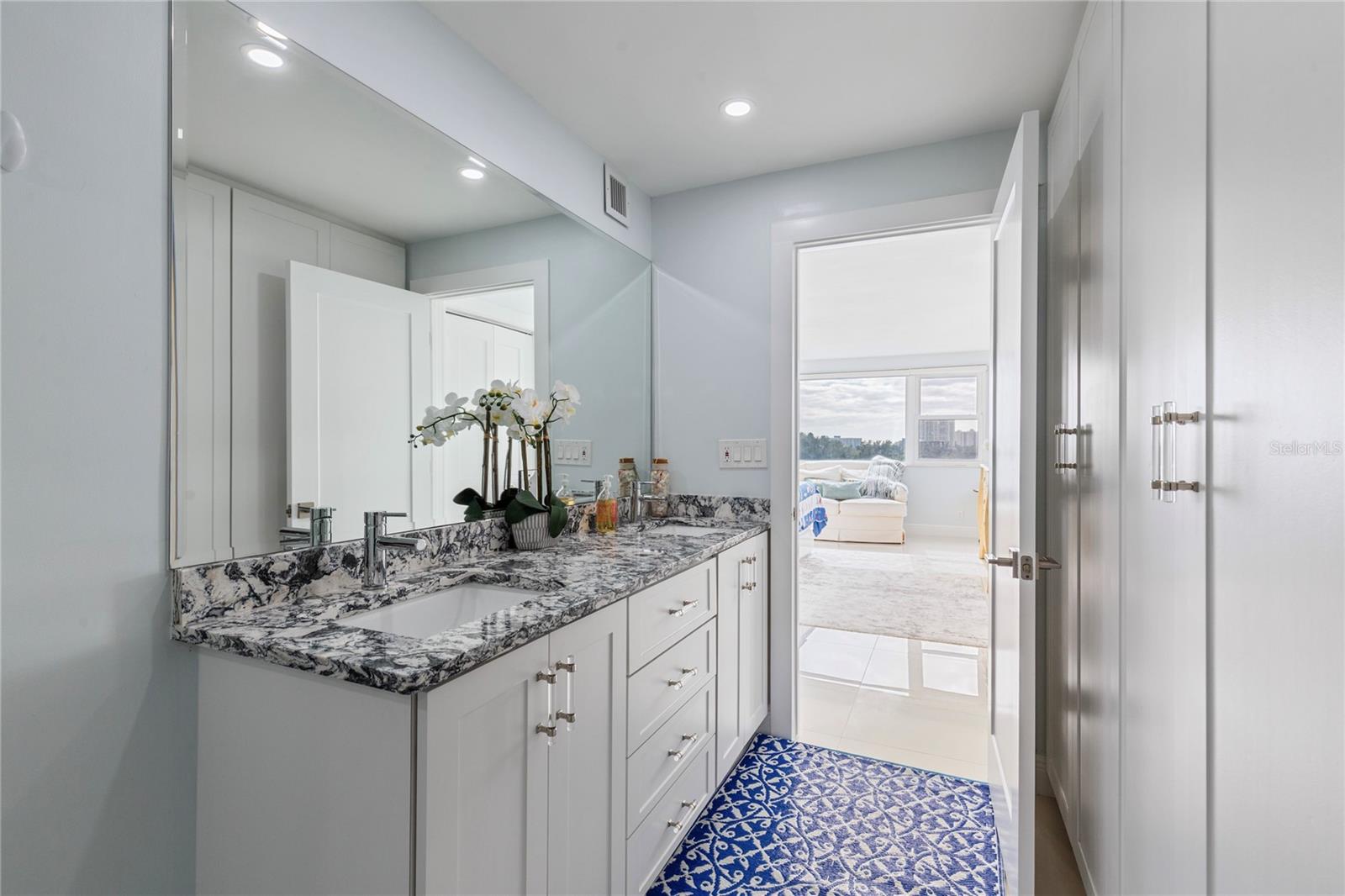 Image 26 of 53 For 675 Gulfview Boulevard 704