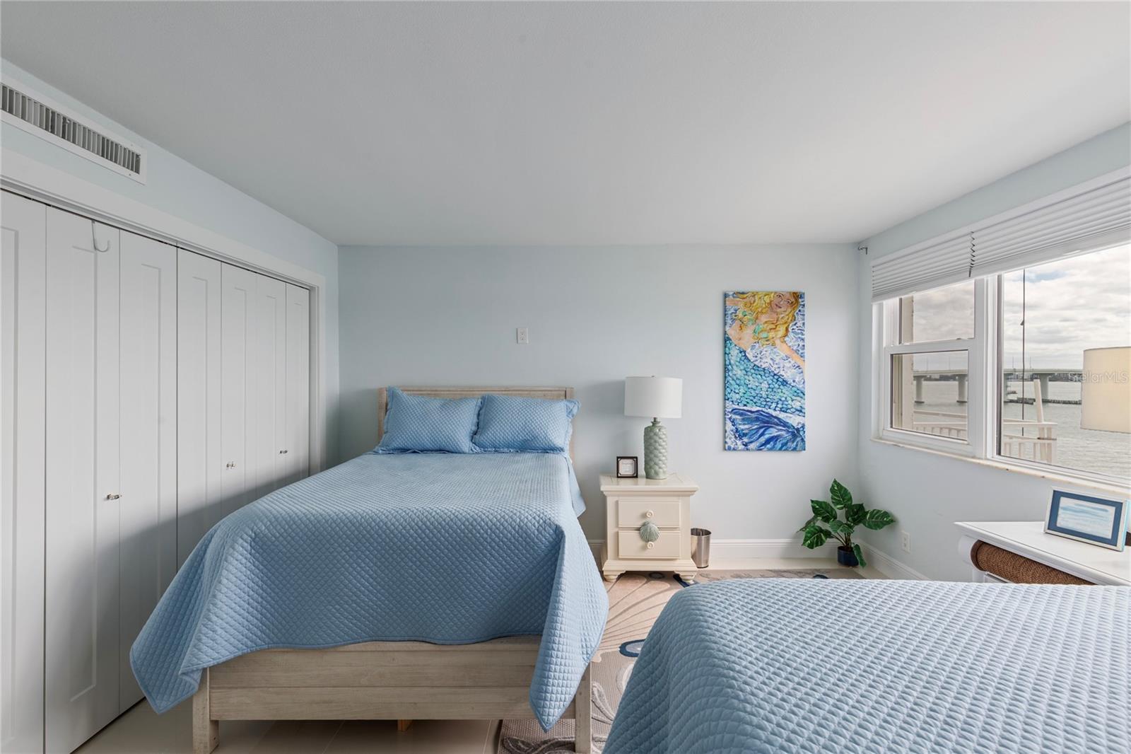 Image 28 of 53 For 675 Gulfview Boulevard 704