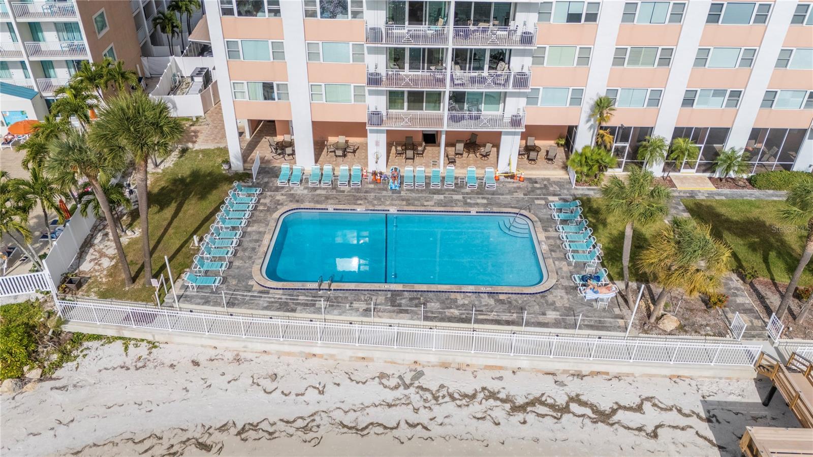 Image 4 of 53 For 675 Gulfview Boulevard 704