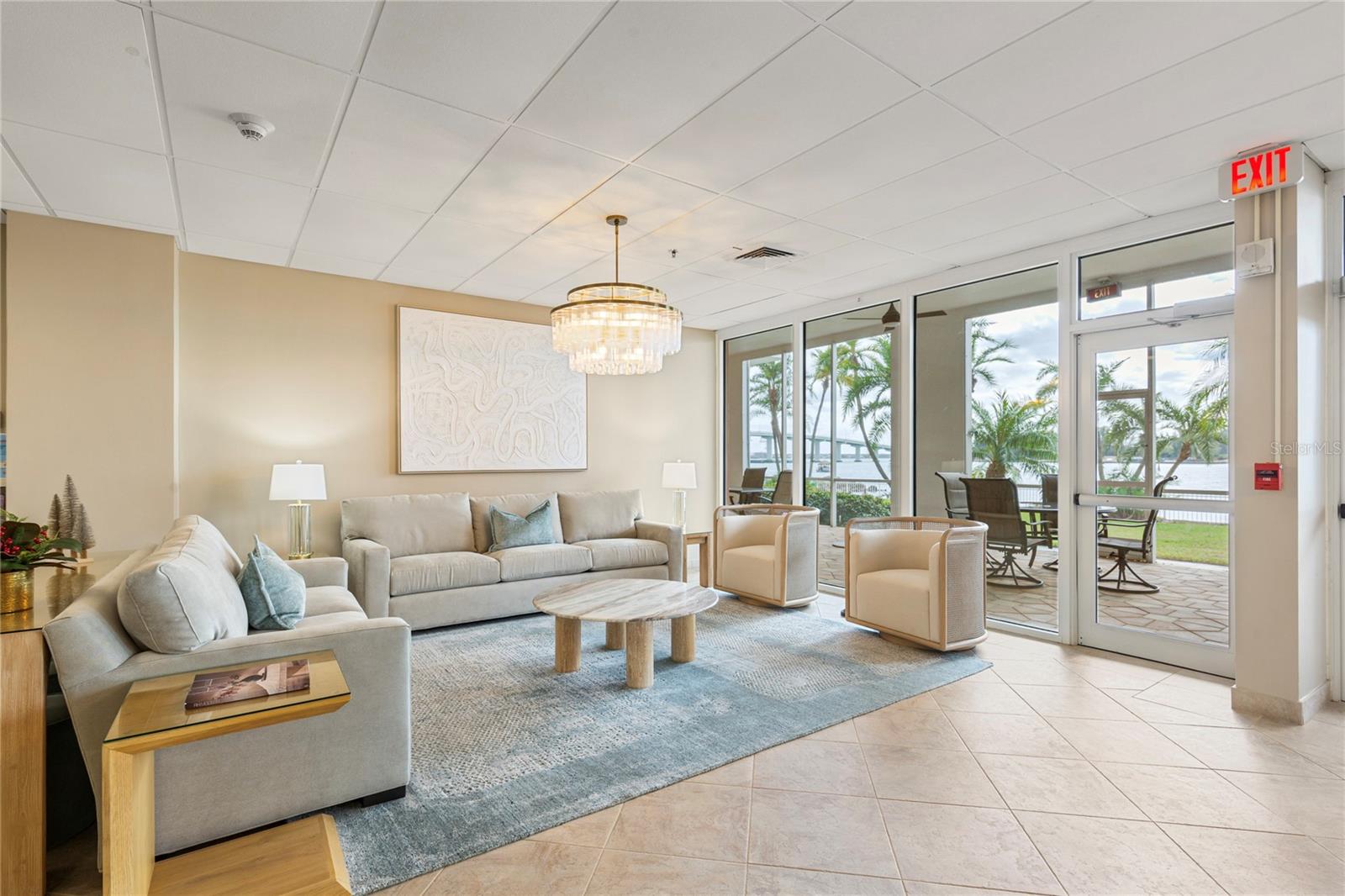 Image 40 of 53 For 675 Gulfview Boulevard 704