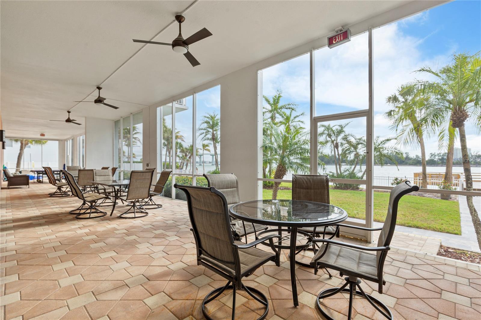 Image 43 of 53 For 675 Gulfview Boulevard 704