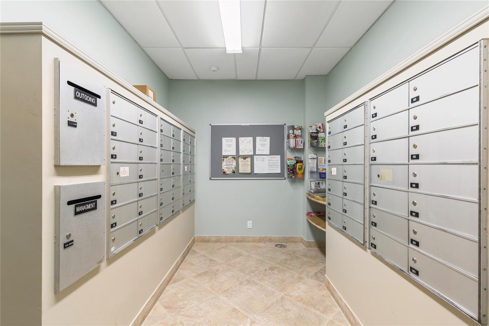 Image 45 of 53 For 675 Gulfview Boulevard 704