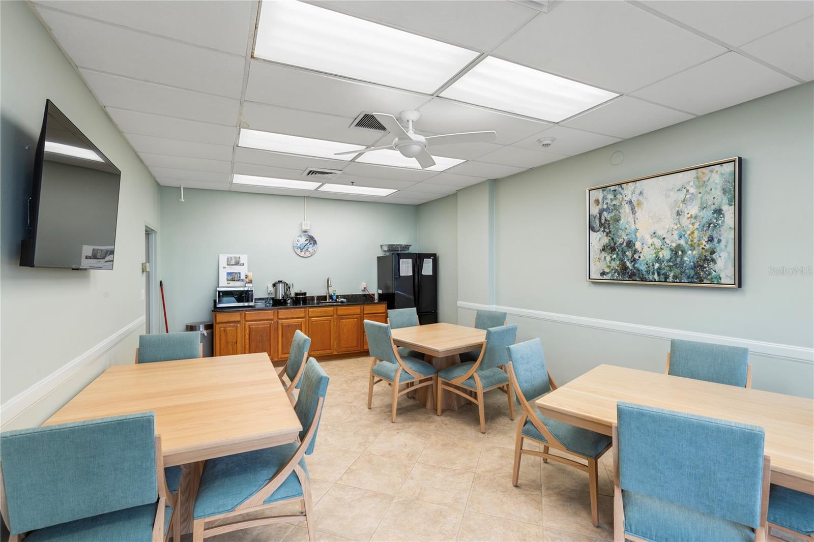 Image 47 of 53 For 675 Gulfview Boulevard 704