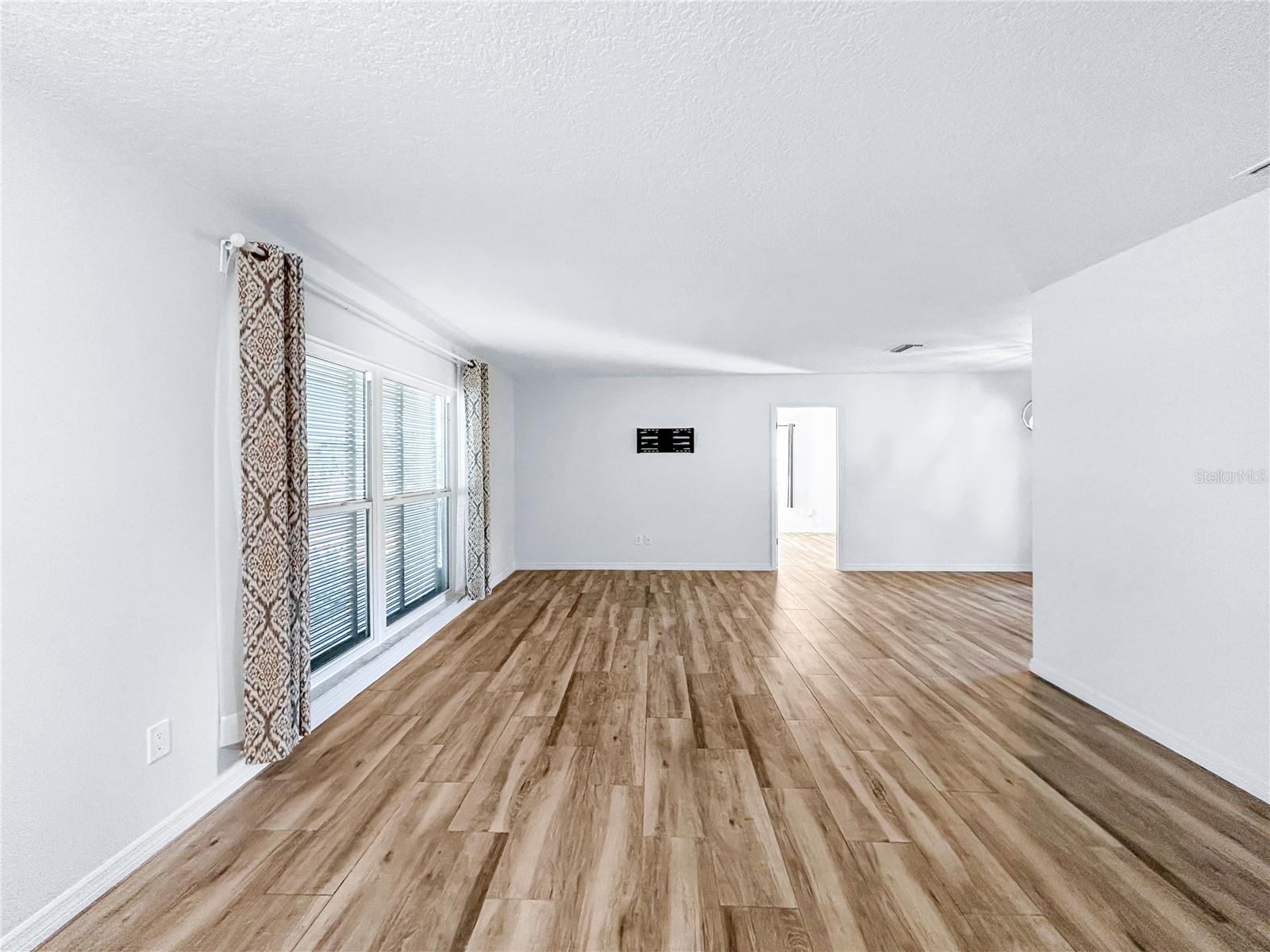 Image 4 of 52 For 1408 Del Webb Boulevard