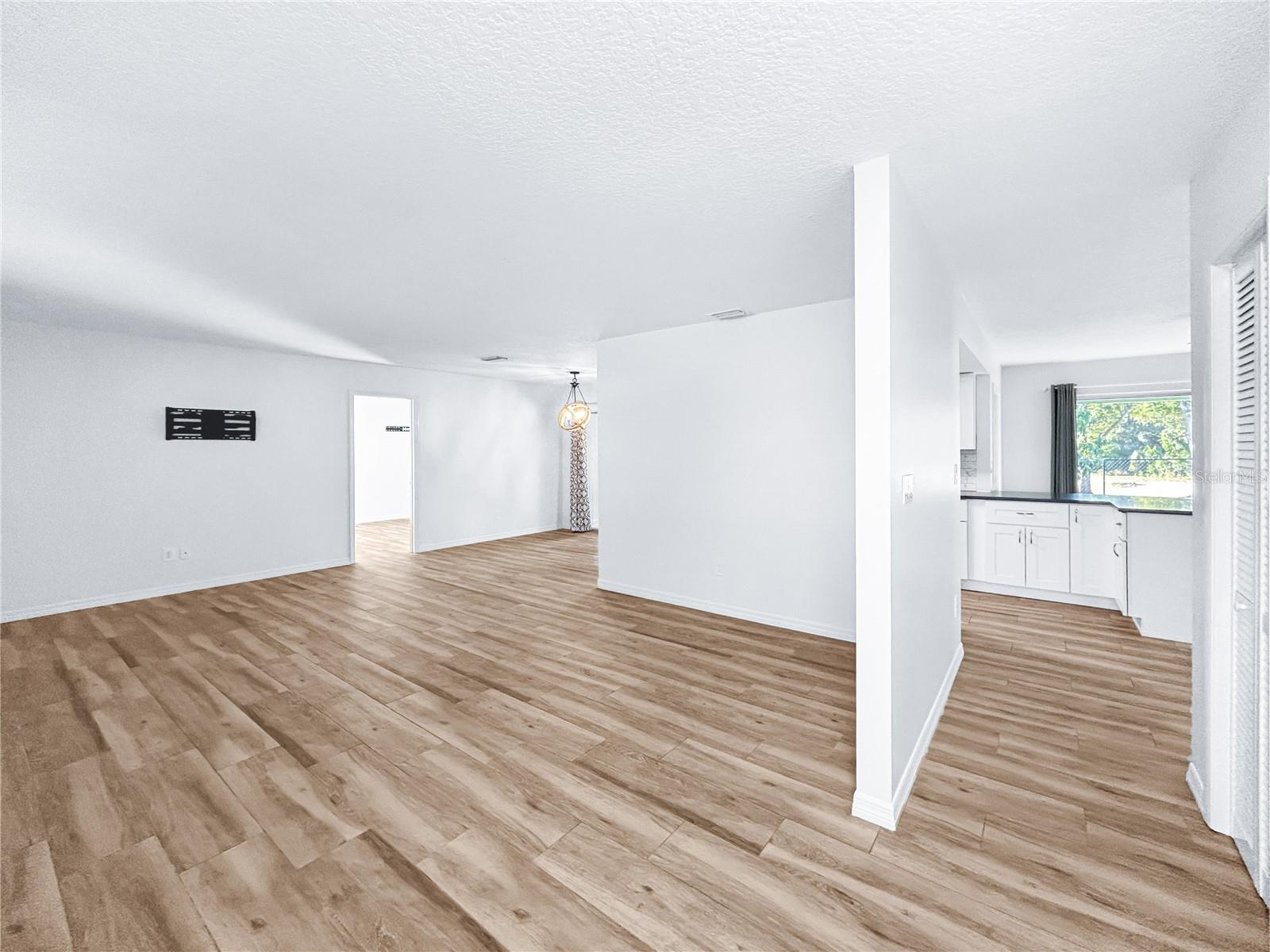 Image 5 of 52 For 1408 Del Webb Boulevard