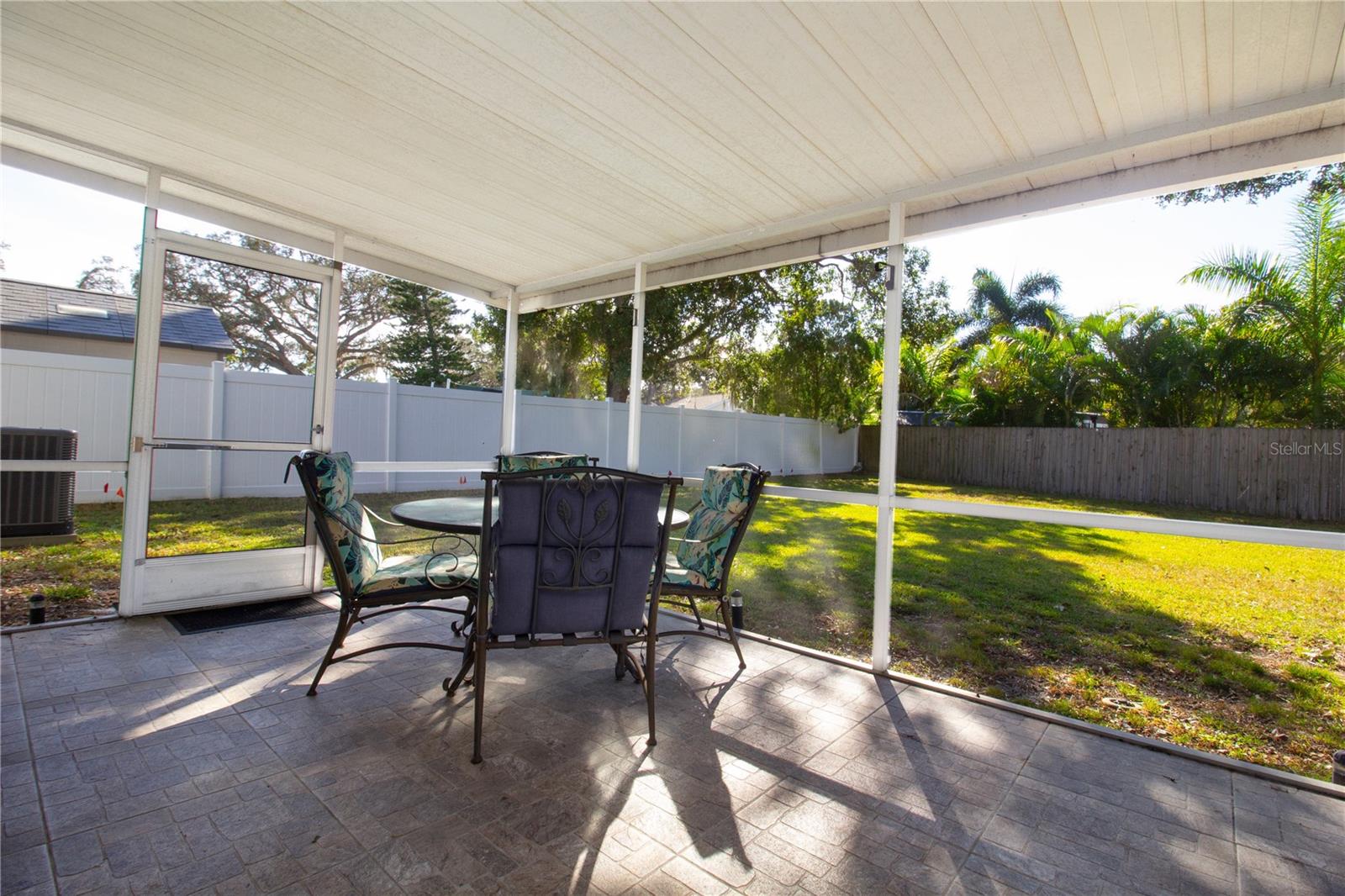 Image 22 of 34 For 12092 104th Court