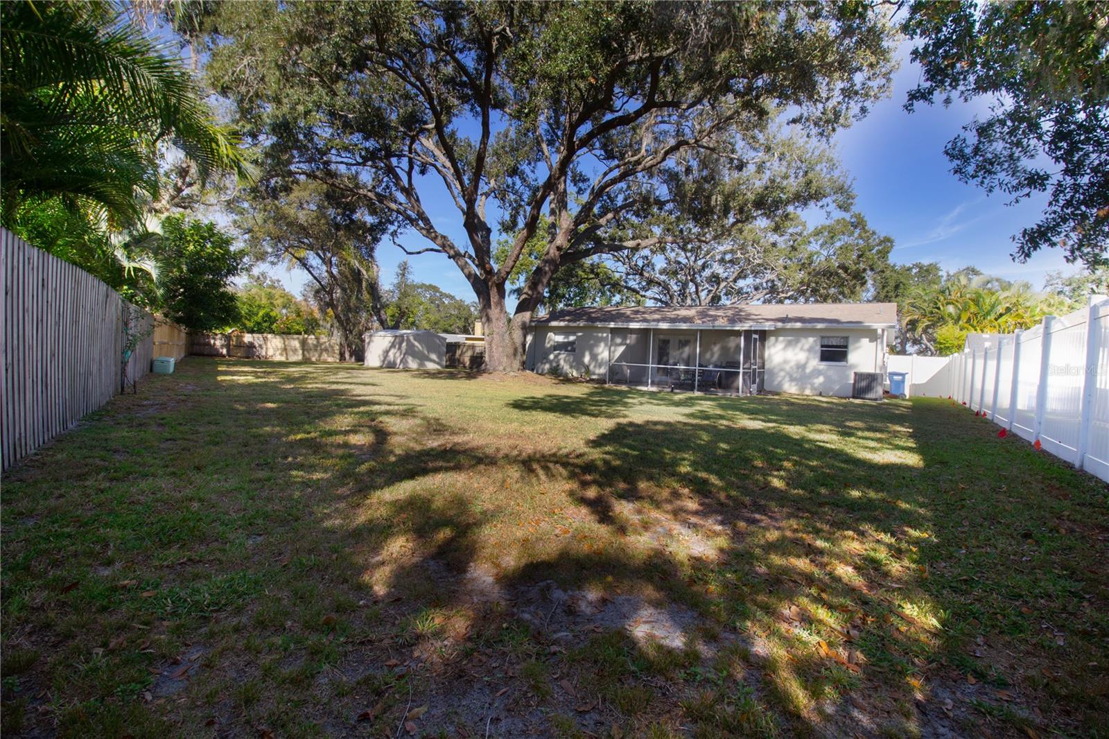 Image 23 of 34 For 12092 104th Court