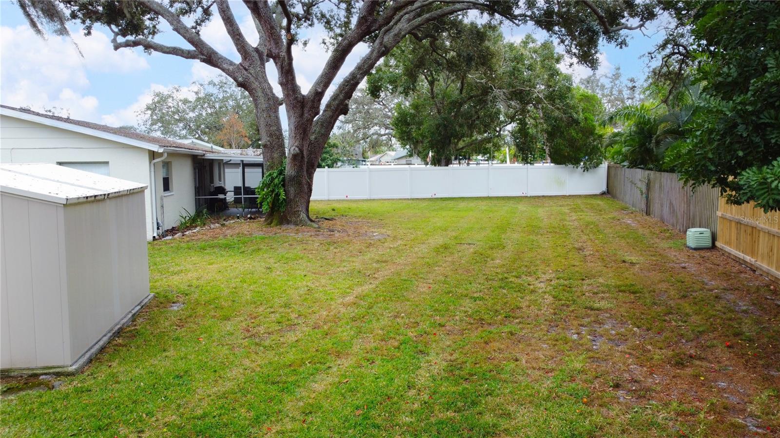 Image 26 of 34 For 12092 104th Court