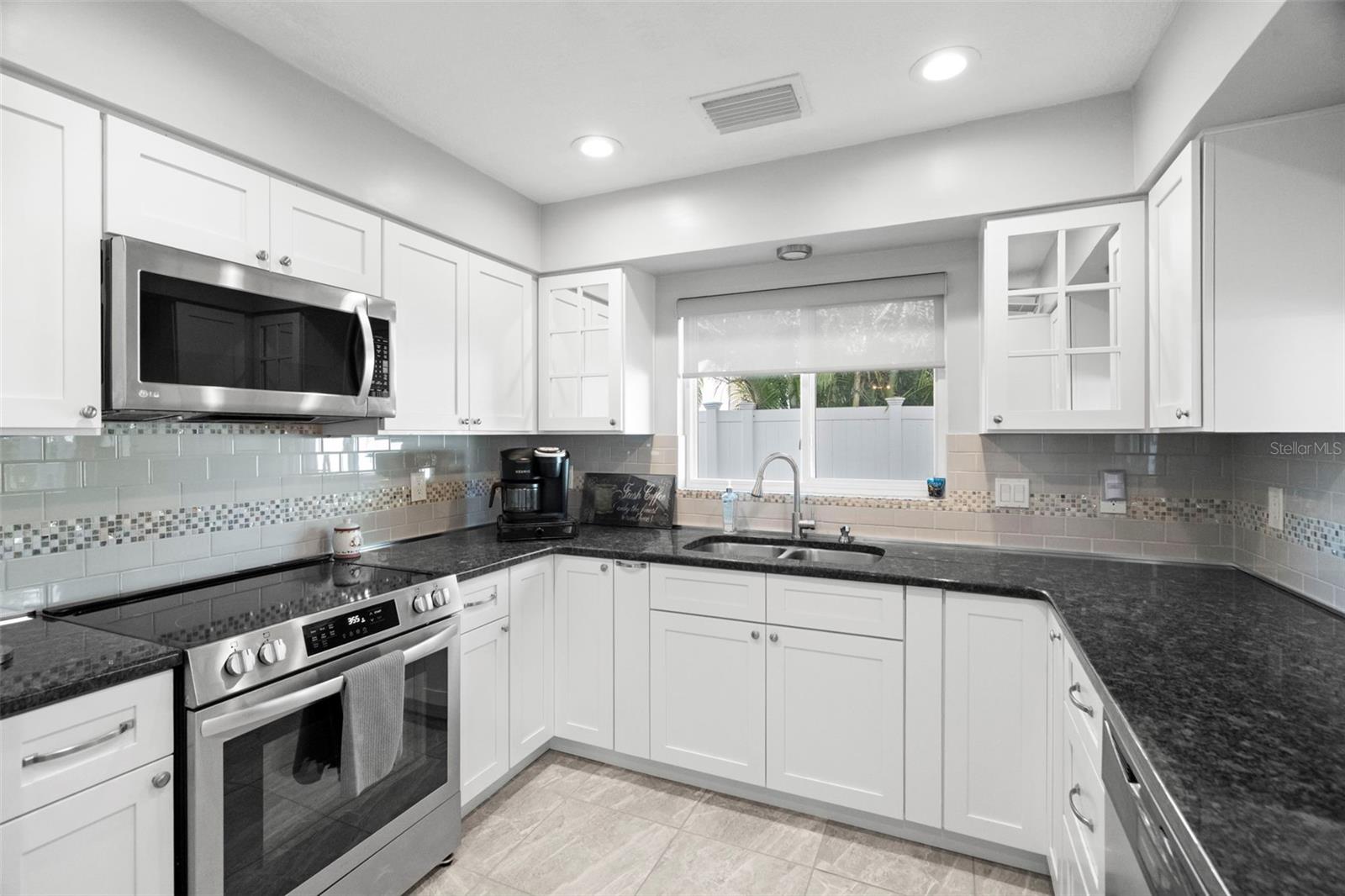 Image 13 of 44 For 10121 4th Street E