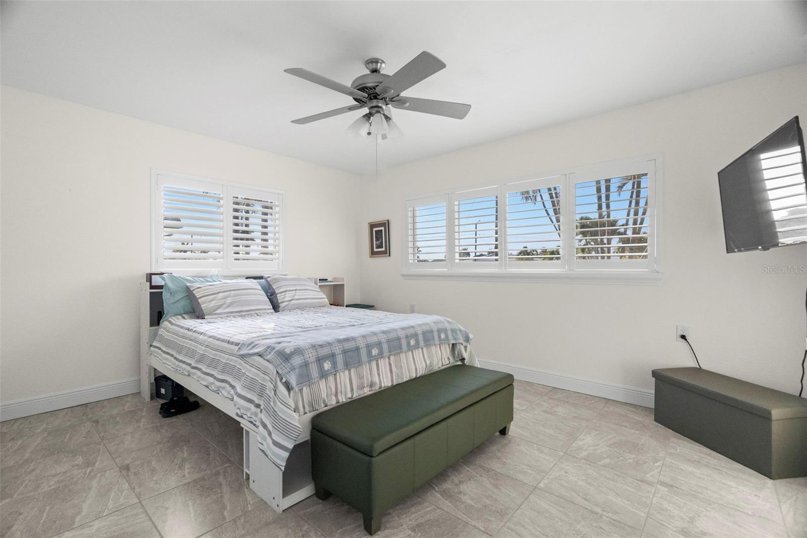 Image 14 of 44 For 10121 4th Street E