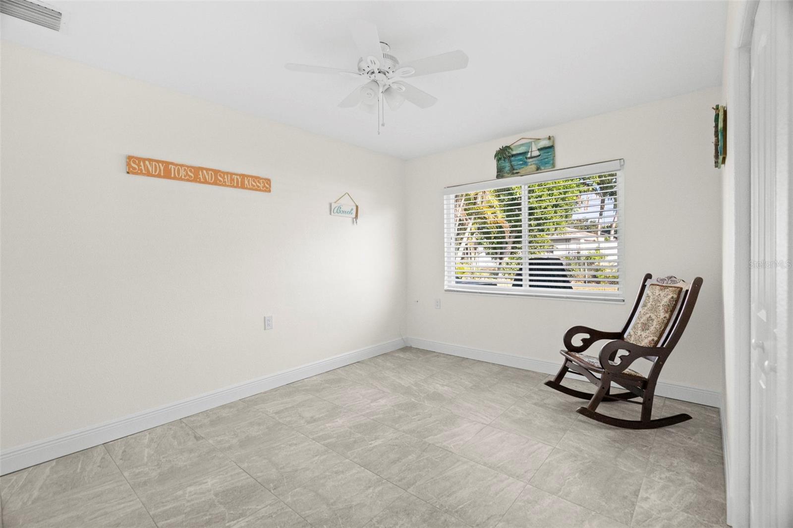 Image 18 of 44 For 10121 4th Street E