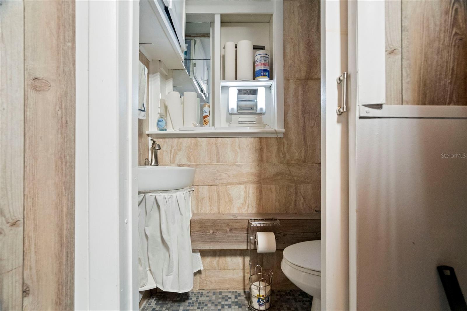 Image 23 of 44 For 10121 4th Street E